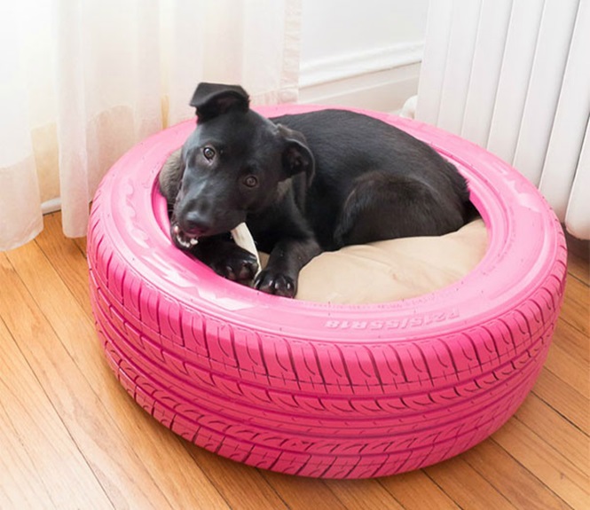 Кроватка для собаки из колеса