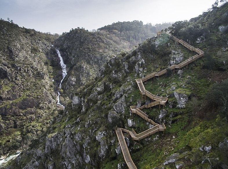 самая длинная лестница в Португалии